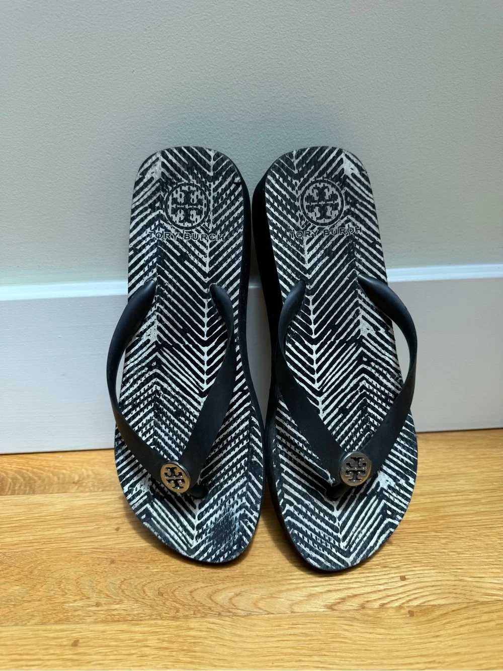 Tory Burch Wedge Flip Flops, size 8